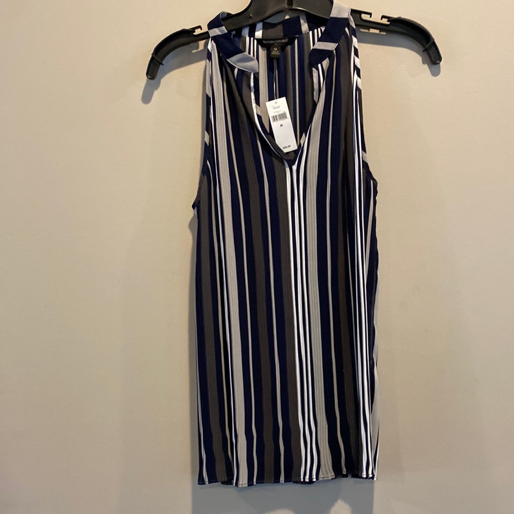 Banana Republic sleeveless medium blouse